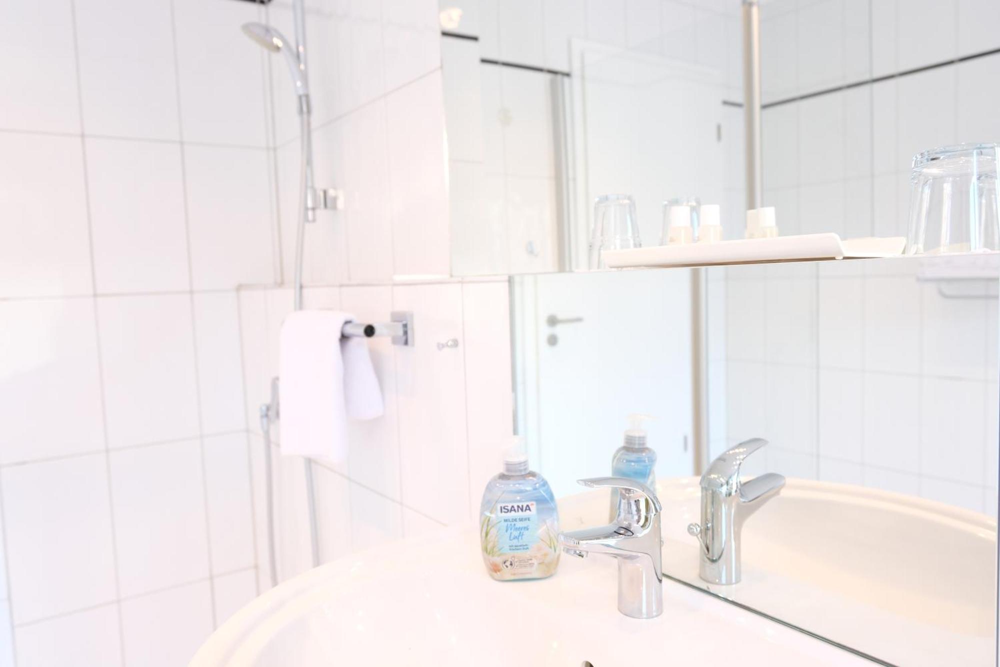 Vivotel Niederrhein Voerde Exteriör bild
